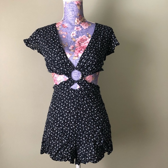 wink gal Other - Floral cutout Romper